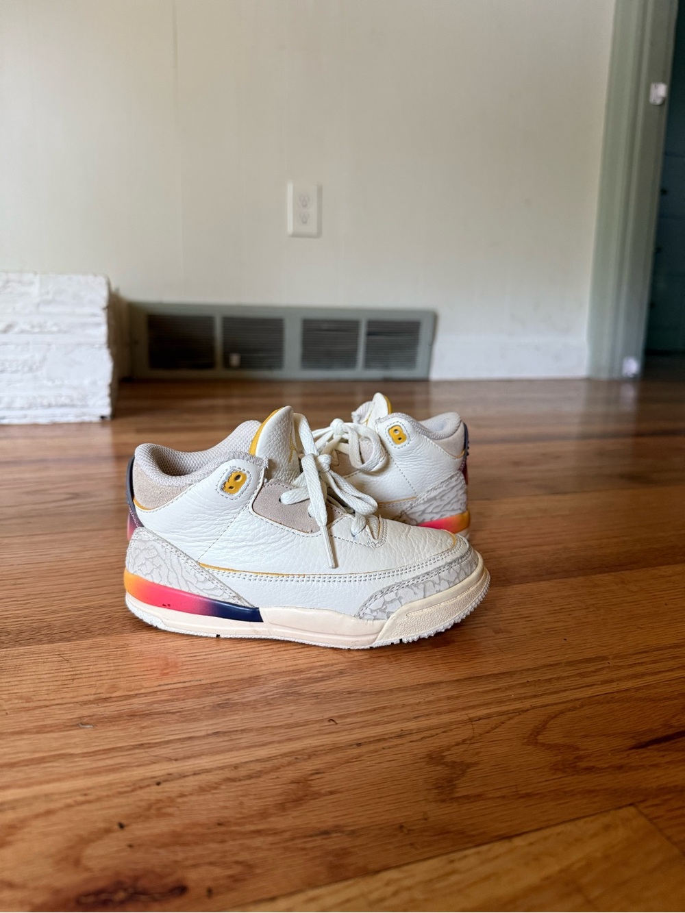 J. Balvin Jordan 3 - Medellin 10c